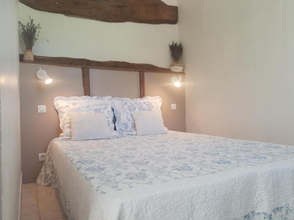 La Ferme De Manon Apartment Montferrat  ภายนอก รูปภาพ