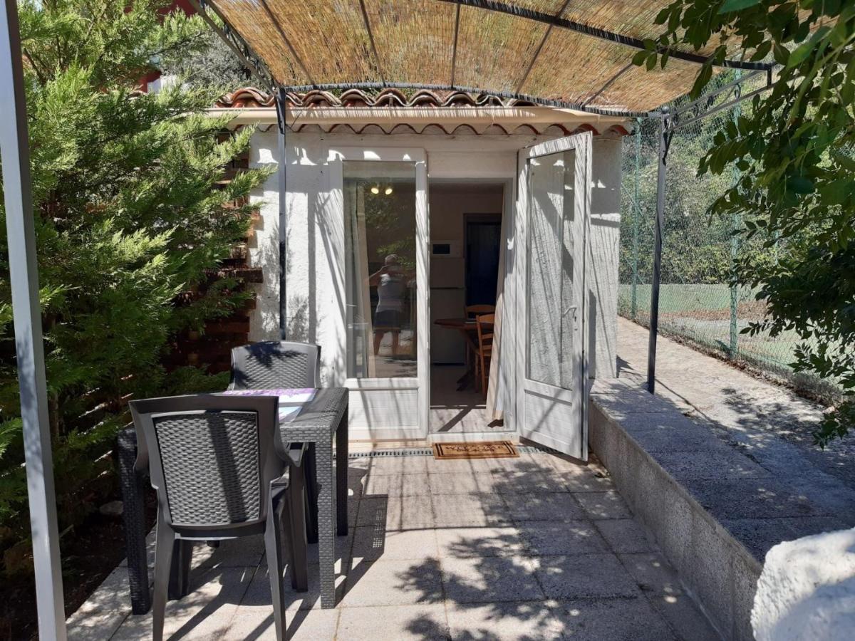 La Ferme De Manon Apartment Montferrat  ภายนอก รูปภาพ