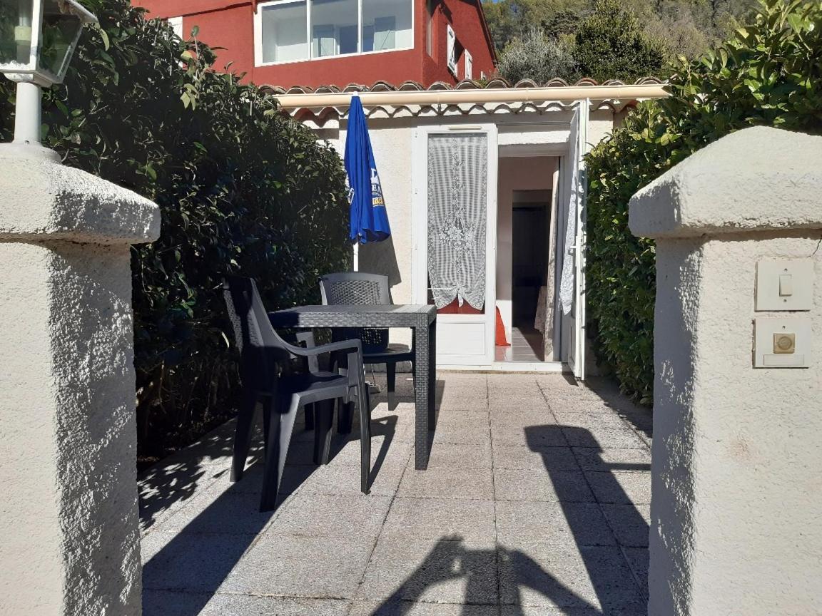 La Ferme De Manon Apartment Montferrat  ภายนอก รูปภาพ