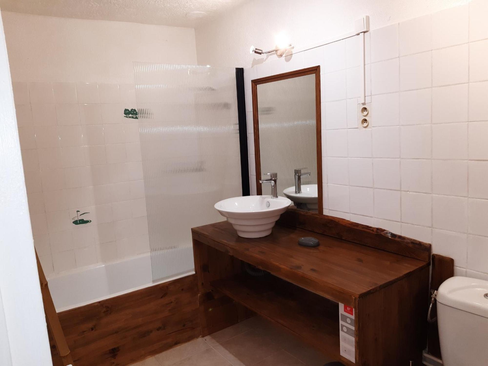 La Ferme De Manon Apartment Montferrat  ภายนอก รูปภาพ